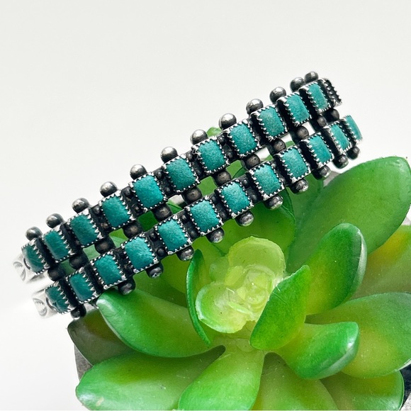 Vintage Zuni Green Turquoise Sterling Silver Cuff Bracelet - Picture 4 of 16
